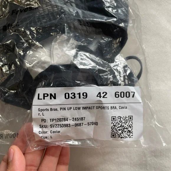 Savage X Fenty By Rihanna Pin Up Low-Impact Sports Bra - Black NWT - Picture 11 of 12